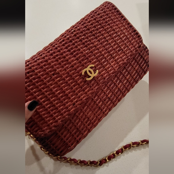 CHANEL Red Wicker Classic Flap Shoulder Bag - Picture 9 of 10